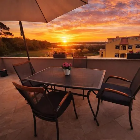 Sunset - Two Bedroom With Terrace And Sea View Lejlighed Poreč
